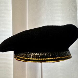 VINTAGE Impermeable Super-Exposition Black Laine Wool Beret Cap w/ Leather Band